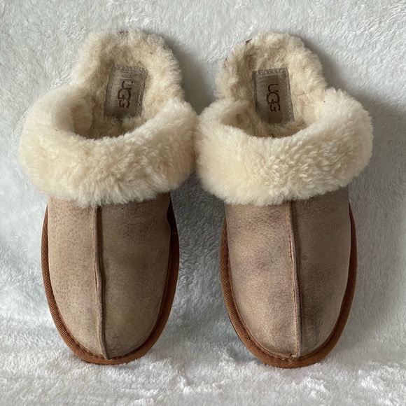 UGG Scuffette II Size 6 slippers fur warm and cozy - Picture 3 of 7